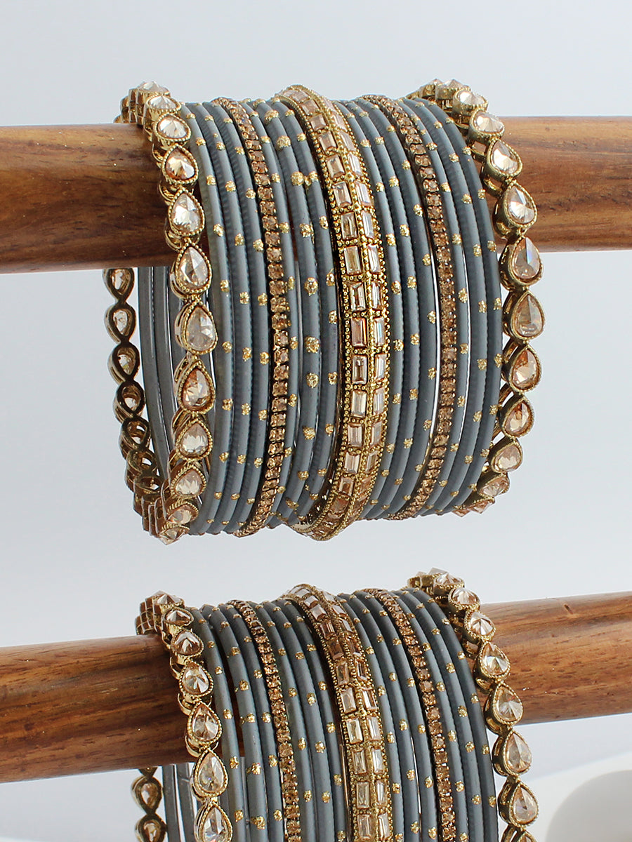 Yatika Bangle Set / Stack