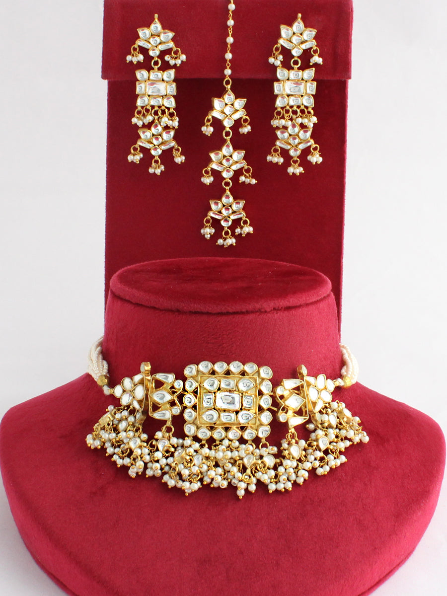 Vrinda Choker Necklace Set