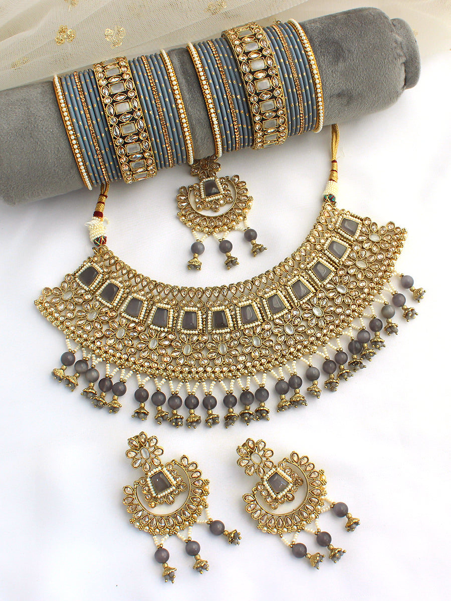 Meenaz Necklace Set