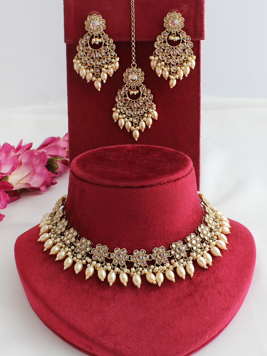 Adaa Necklace Set