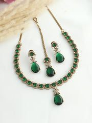 Noha Pendant Necklace set