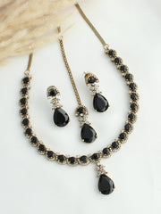 Noha Pendant Necklace set