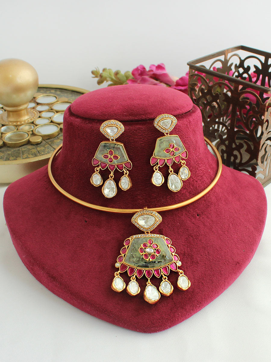 Vamika Hasli Necklace Set
