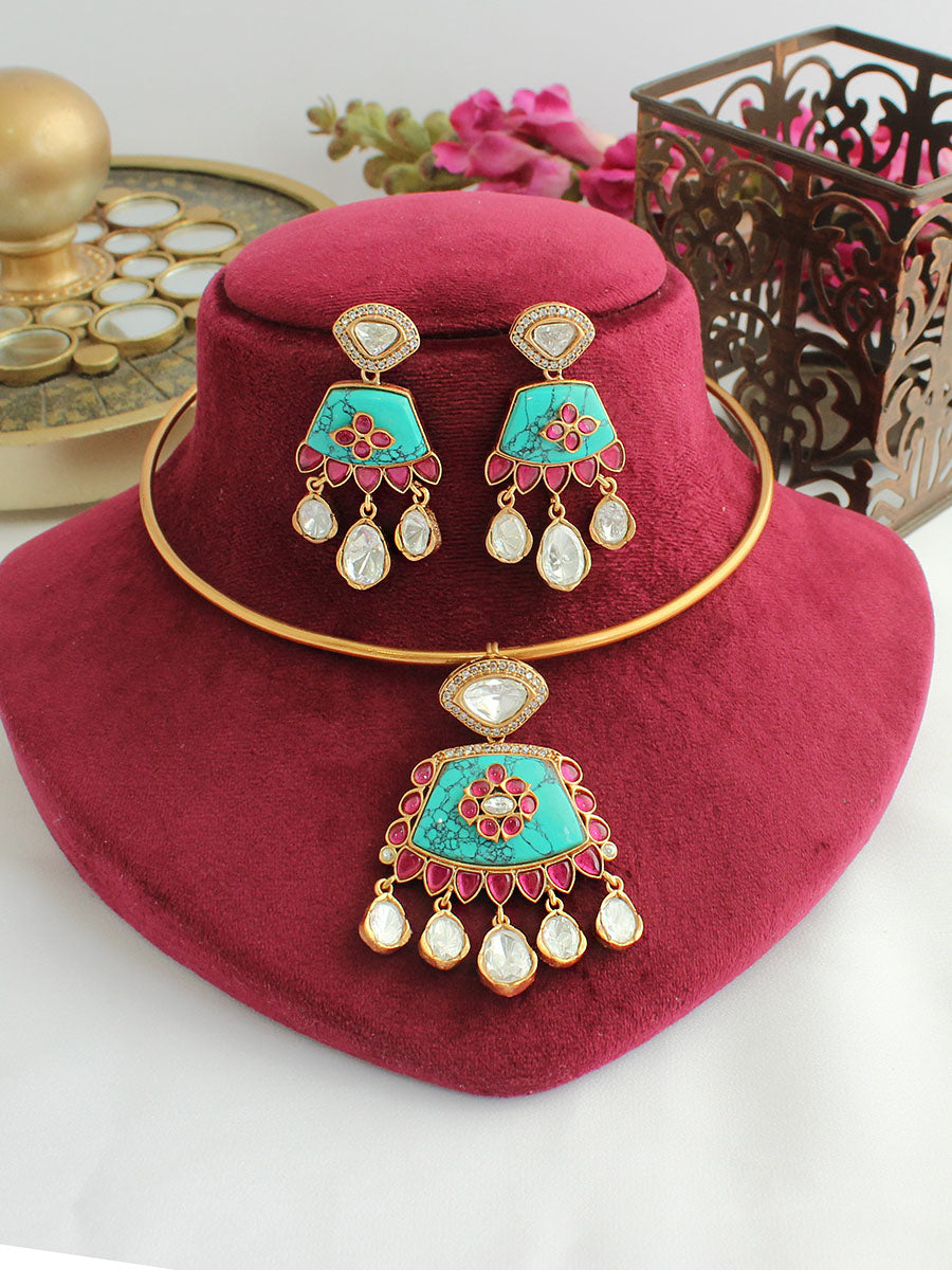 Vamika Hasli Necklace Set
