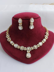 Tavishi Necklace Set