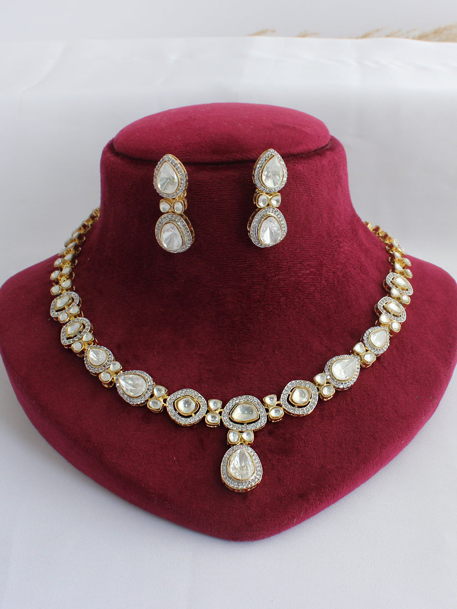 Tavishi Necklace Set