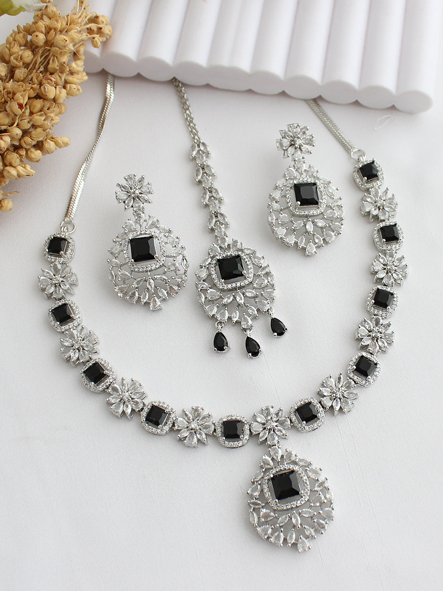 Aania Necklace Set