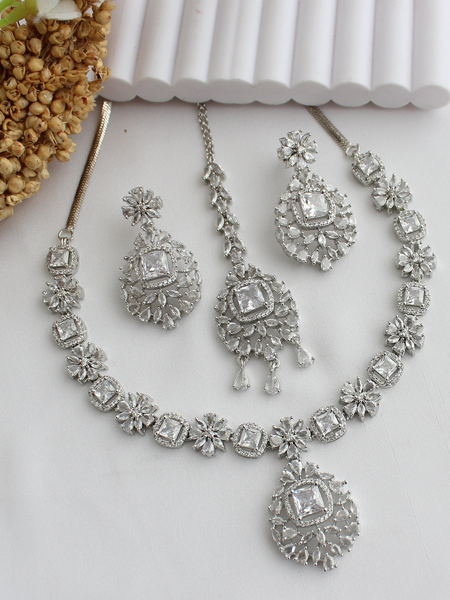 Aania Necklace Set